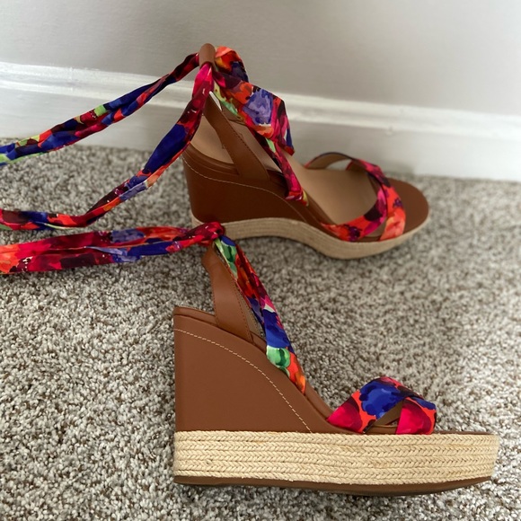 I.N.C. Floral Lace up Wedges - Picture 6 of 7